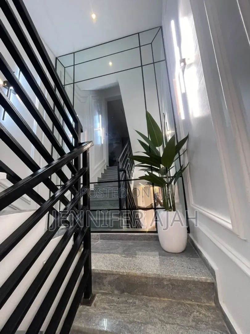 Furnished 4bdrm Townhouse/Terrace in Zoneb Apo for sale in Apo Resettlement