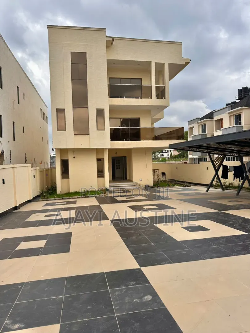 5bdrm Duplex in Guzape, Abuja for sale in Guzape District