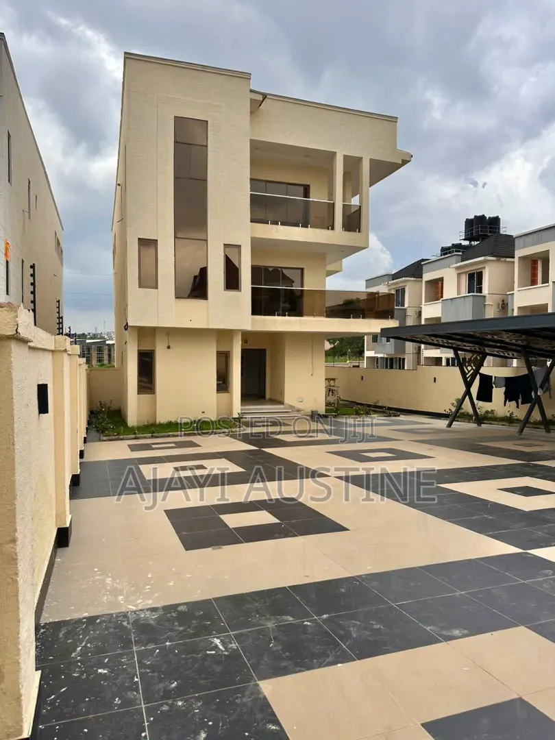 5bdrm Duplex in Guzape, Abuja for sale in Guzape District