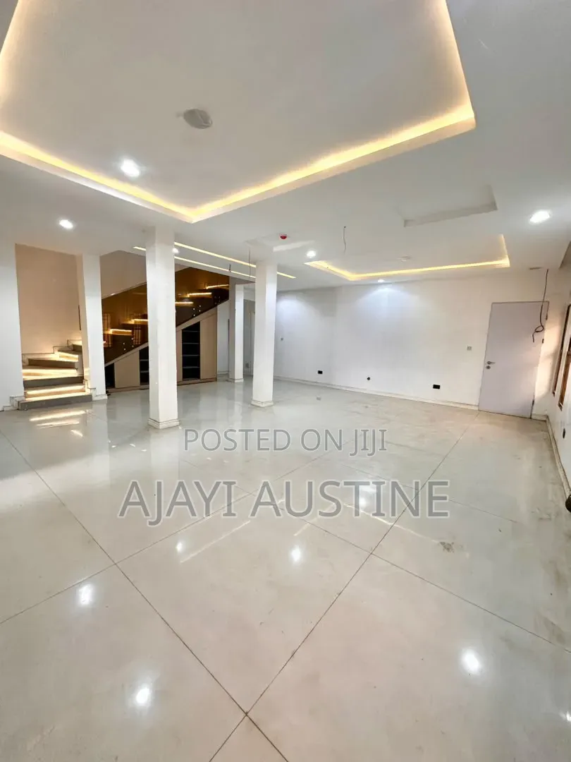 5bdrm Duplex in Guzape, Abuja for sale in Guzape District