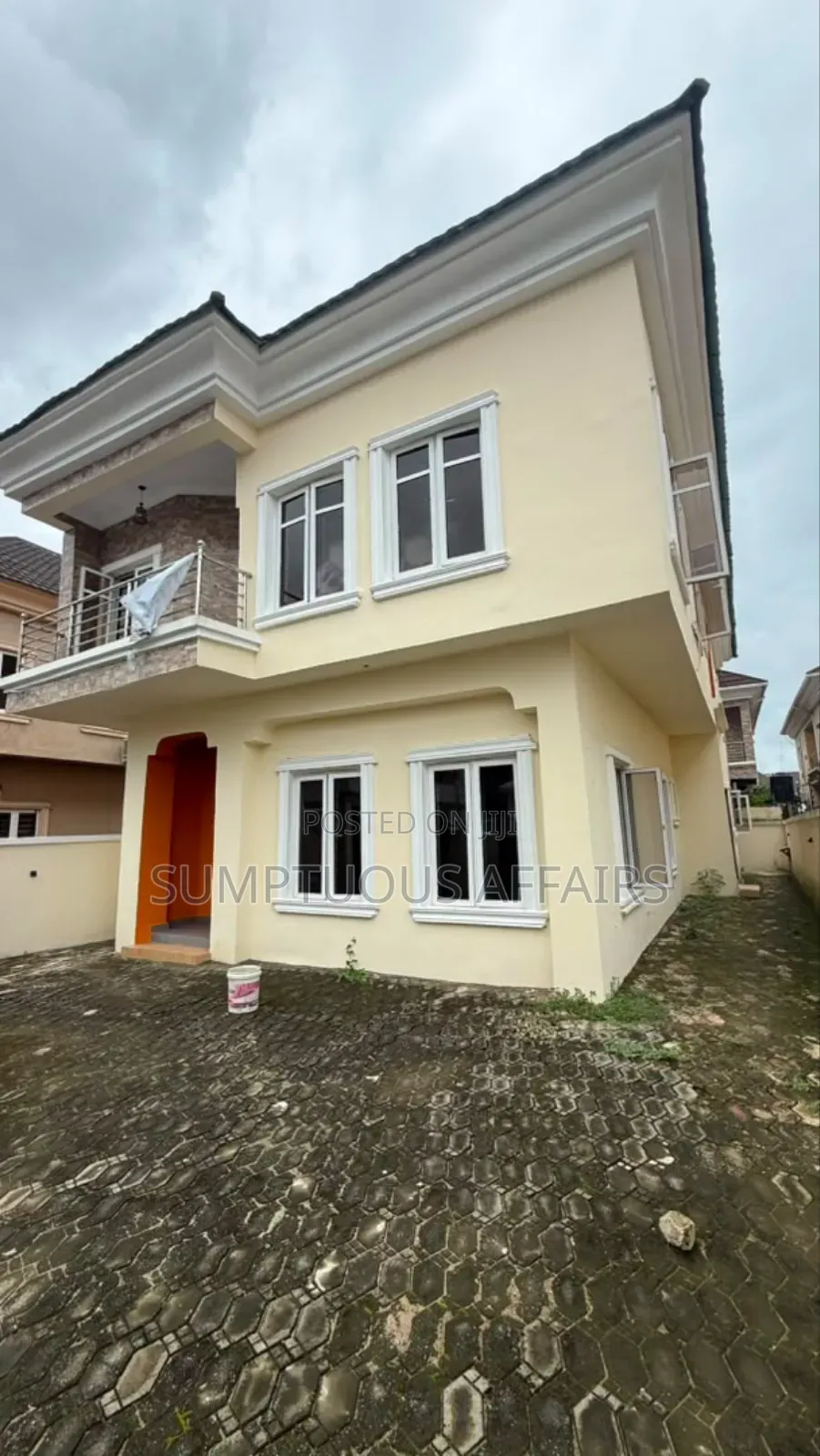 5bdrm Duplex in Ikota for rent in Ikota