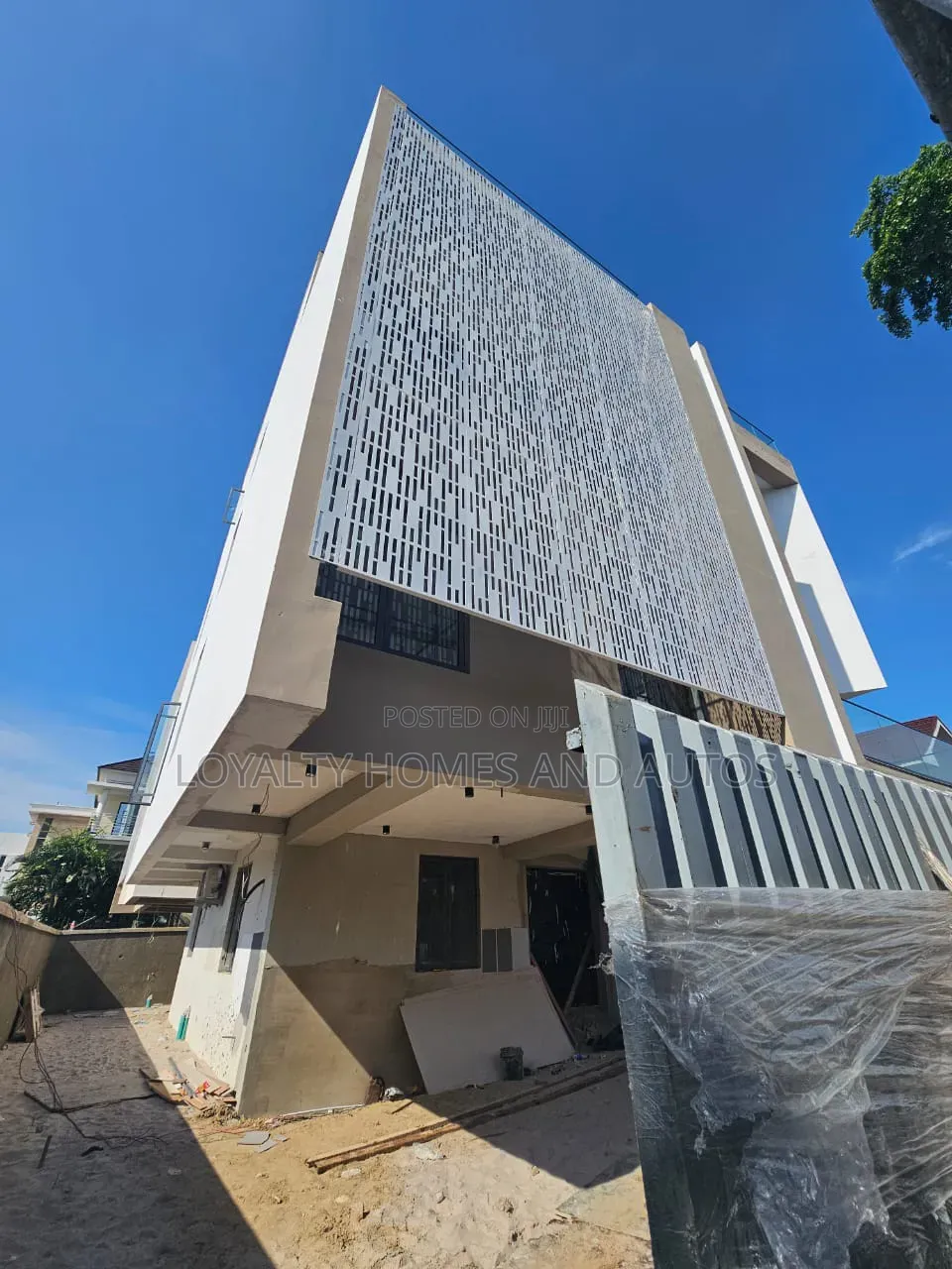 5bdrm Duplex in Banana Island for sale in Banana Island