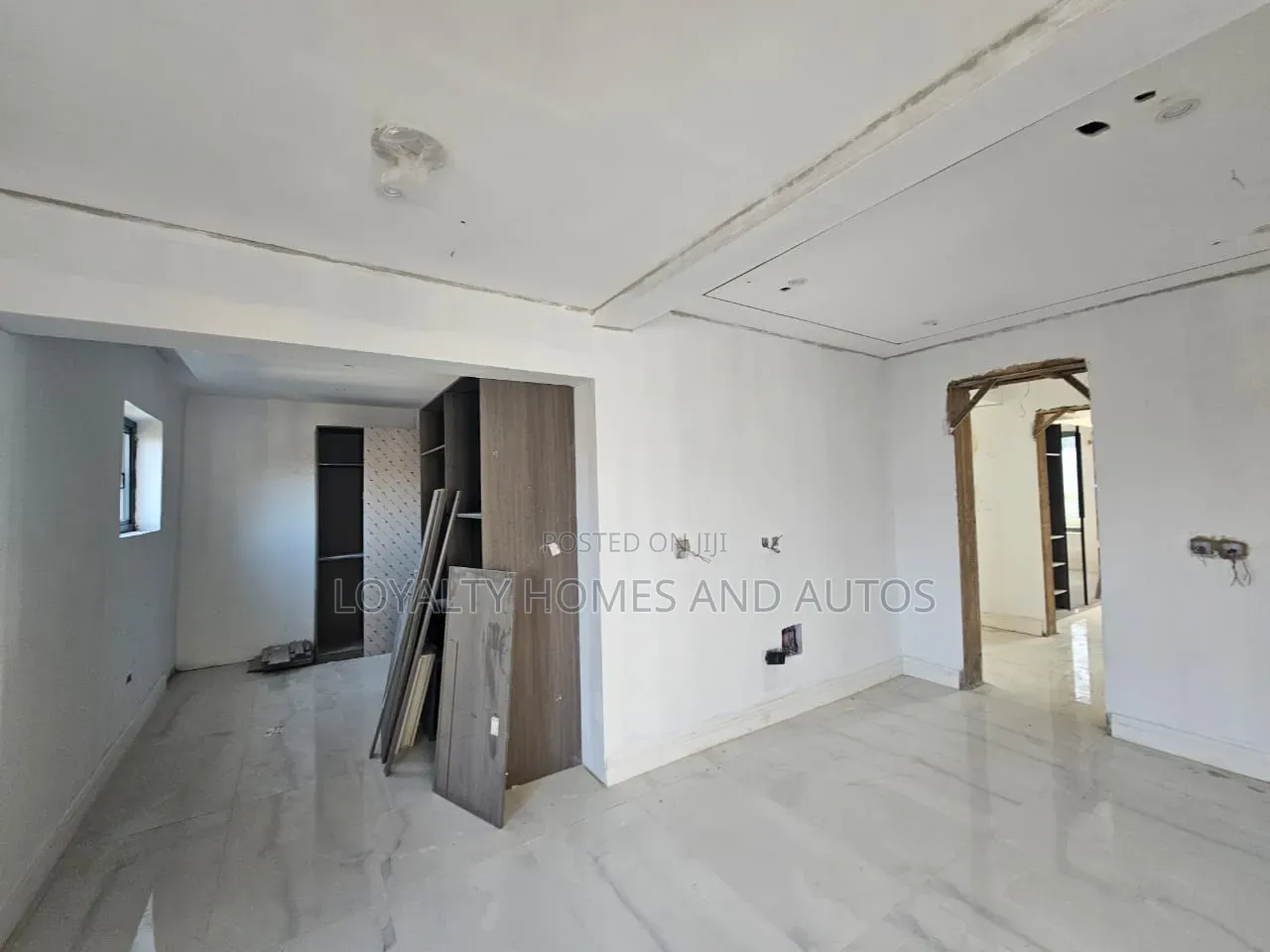 5bdrm Duplex in Banana Island for sale in Banana Island