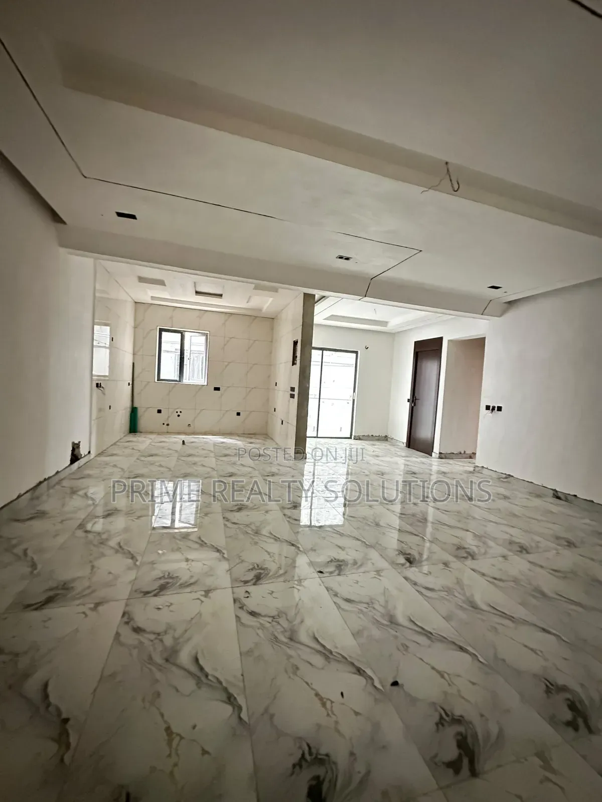 3bdrm Penthouse in Lekki Expressway for sale in Lekki Expressway