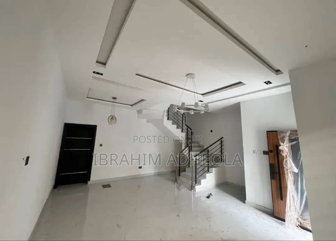 5bdrm Duplex in Magodo Phase2 for sale in GRA Phase 2 Shangisha