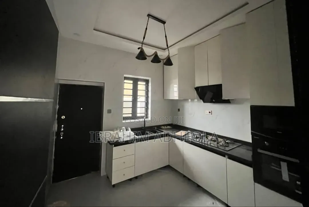 5bdrm Duplex in Magodo Phase2 for sale in GRA Phase 2 Shangisha