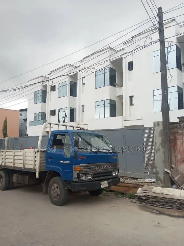 4bdrm Duplex in Mende for sale in Mende