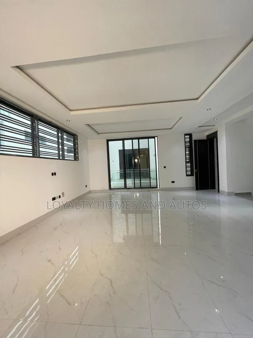 4bdrm Duplex in Mende for sale in Mende