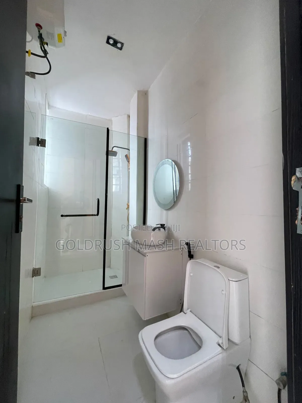 3bdrm Townhouse/Terrace in Ikota-Lekki for sale in Ikota