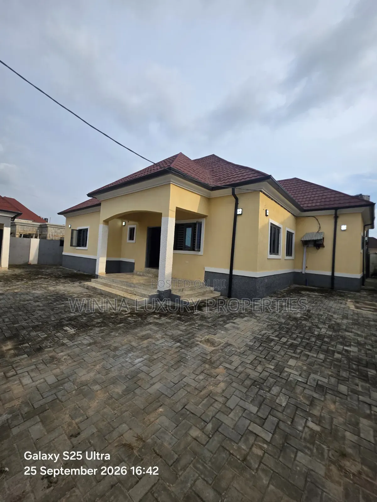 4bdrm Bungalow in Light Gold, Lugbe District for sale in Lugbe District