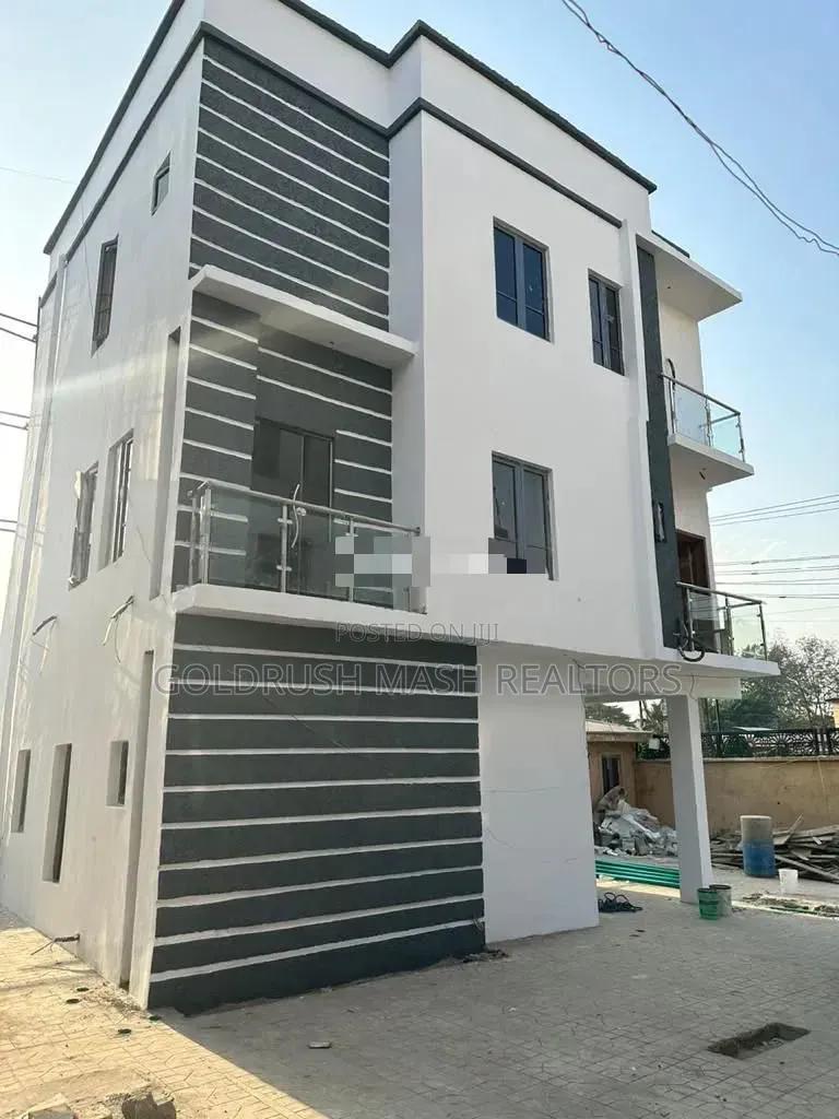 Furnished 4bdrm Duplex in Ikeja Gra for sale in Ikeja GRA