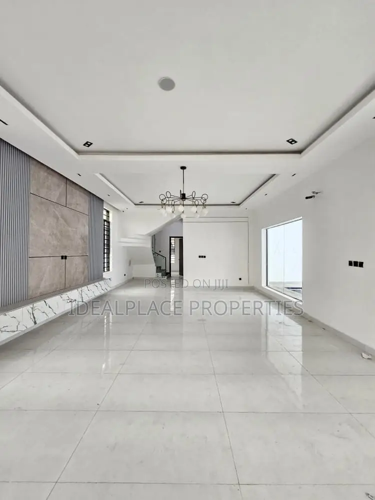 5bdrm Duplex in Lekki for sale in Lekki