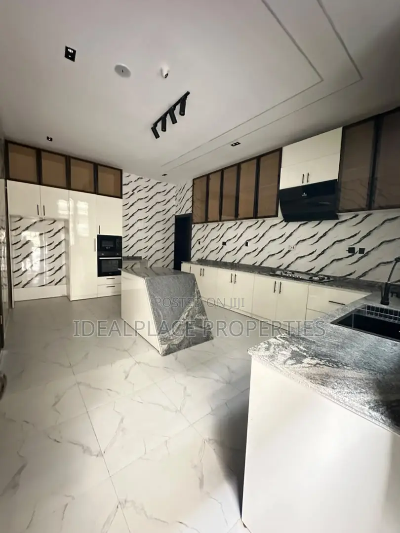 5bdrm Duplex in Ajah for sale in Ajah
