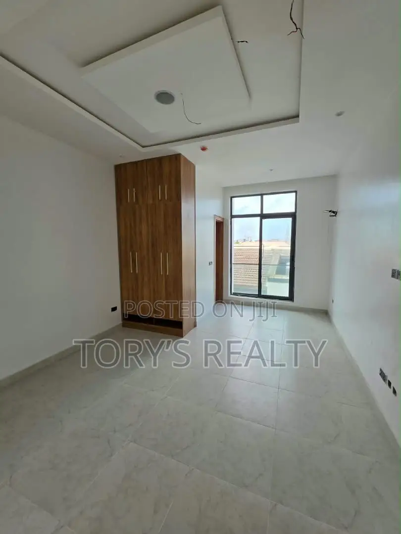 2bdrm Apartment in Lekki Phase 1 for rent in Lekki Phase 1