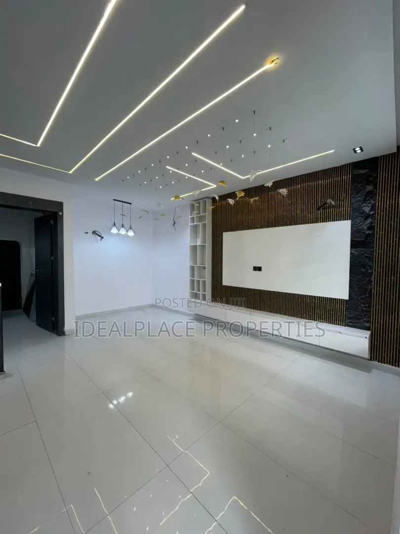 3bdrm Duplex in Ikota for sale in Ikota