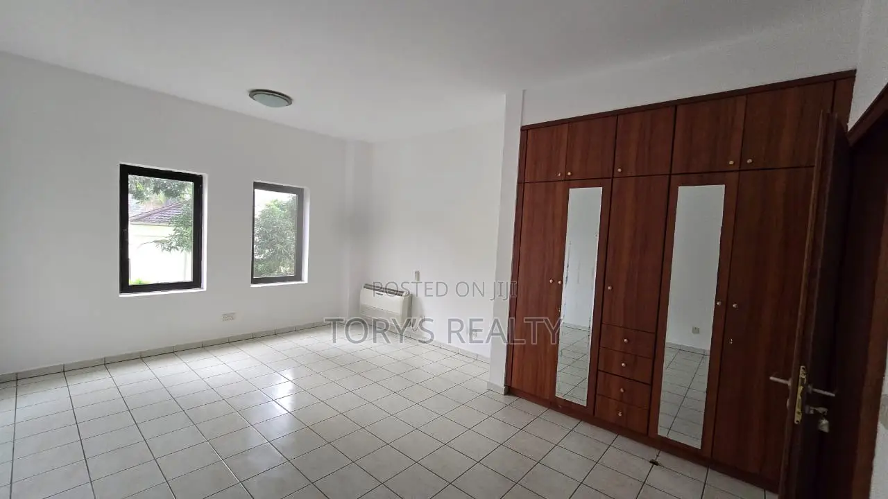 3bdrm Apartment in Ikoyi S.W for rent in Ikoyi S.W