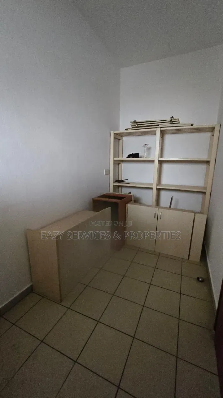 3bdrm Apartment in Gated And Secured, Old Ikoyi for rent in Old Ikoyi