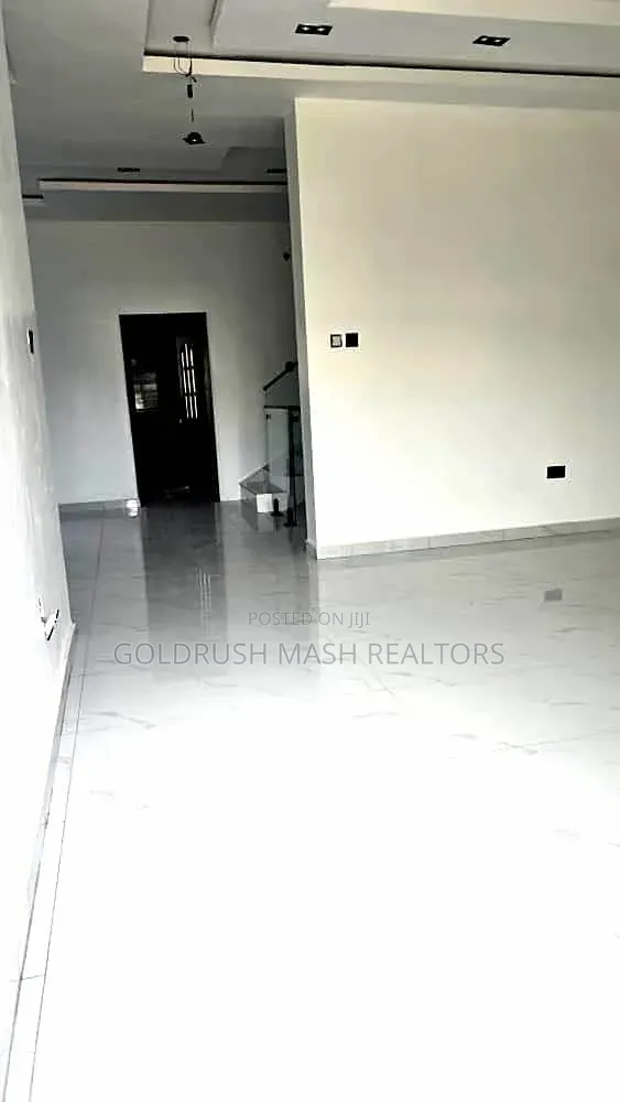 4bdrm Townhouse/Terrace in Adeniyi Jones for sale in Adeniyi Jones