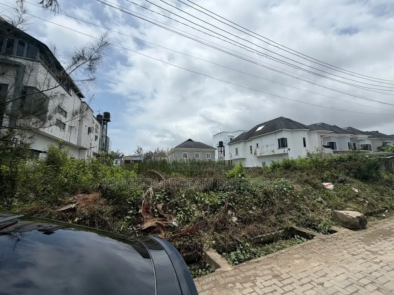 Megamond Estate. Size 800 Square Meter 520million in Ikota