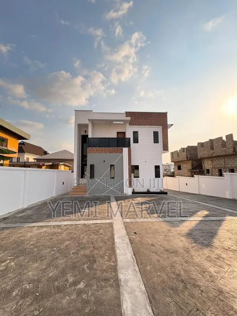 4bdrm Duplex in Palm Garden Estate, for sale in Oluyole Estate