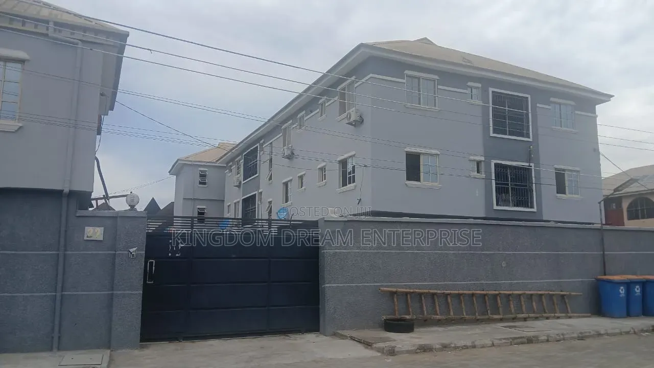 3bdrm Block of Flats in Ago Okota Lagos for sale in Okota