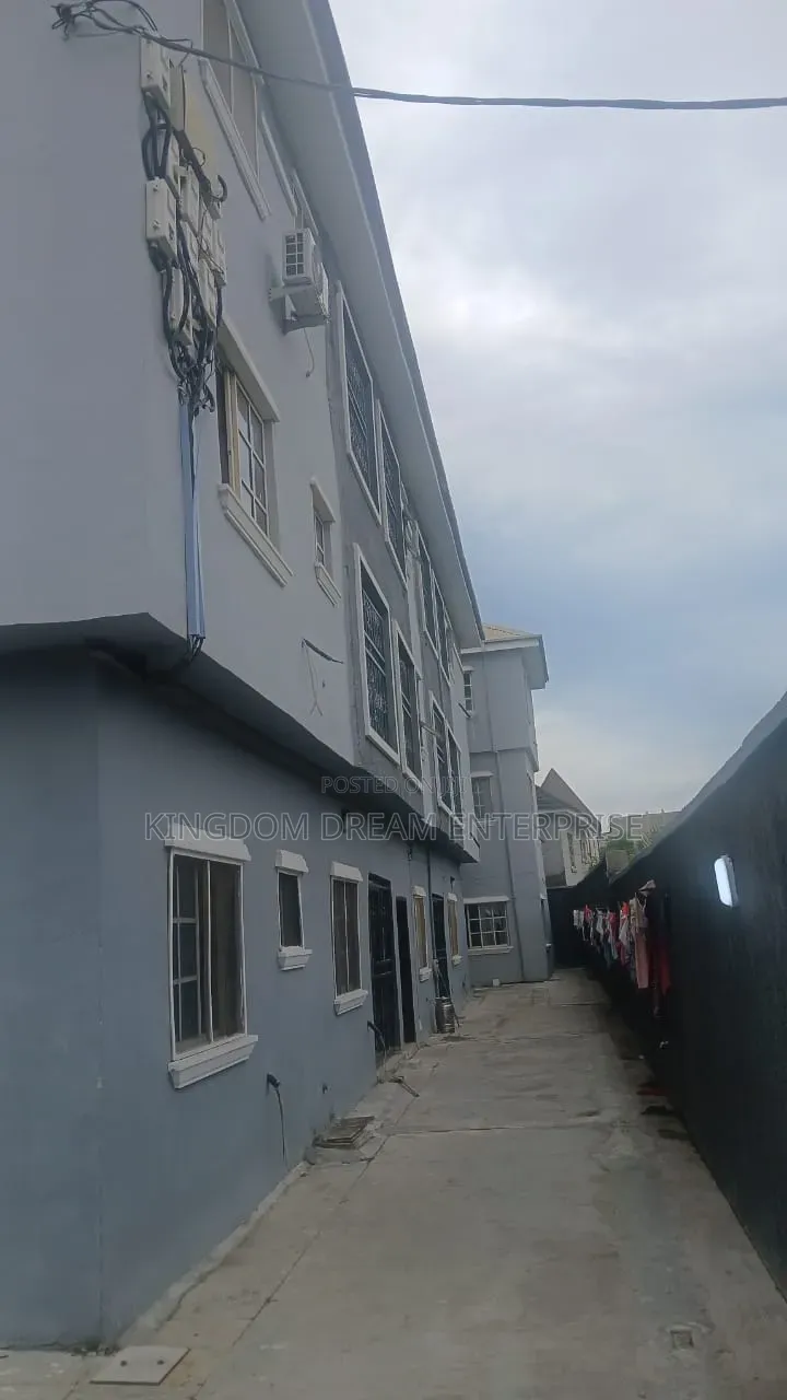 3bdrm Block of Flats in Ago Okota Lagos for sale in Okota