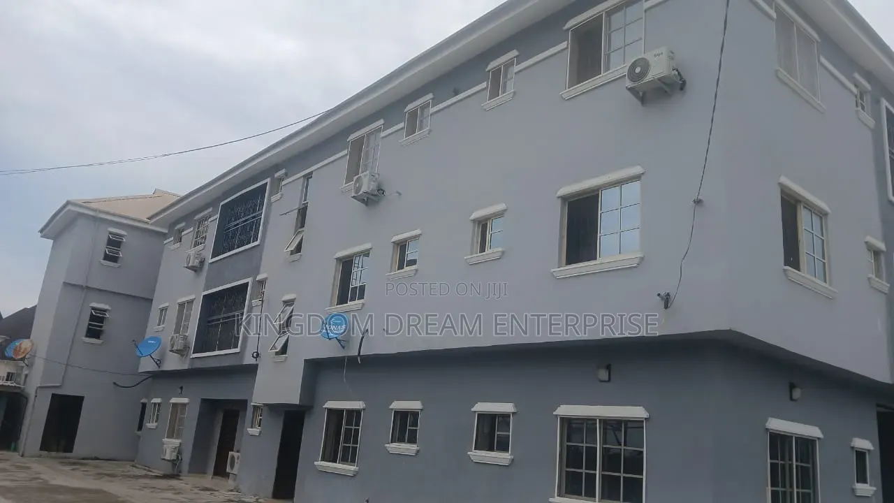 3bdrm Block of Flats in Ago Okota Lagos for sale in Okota