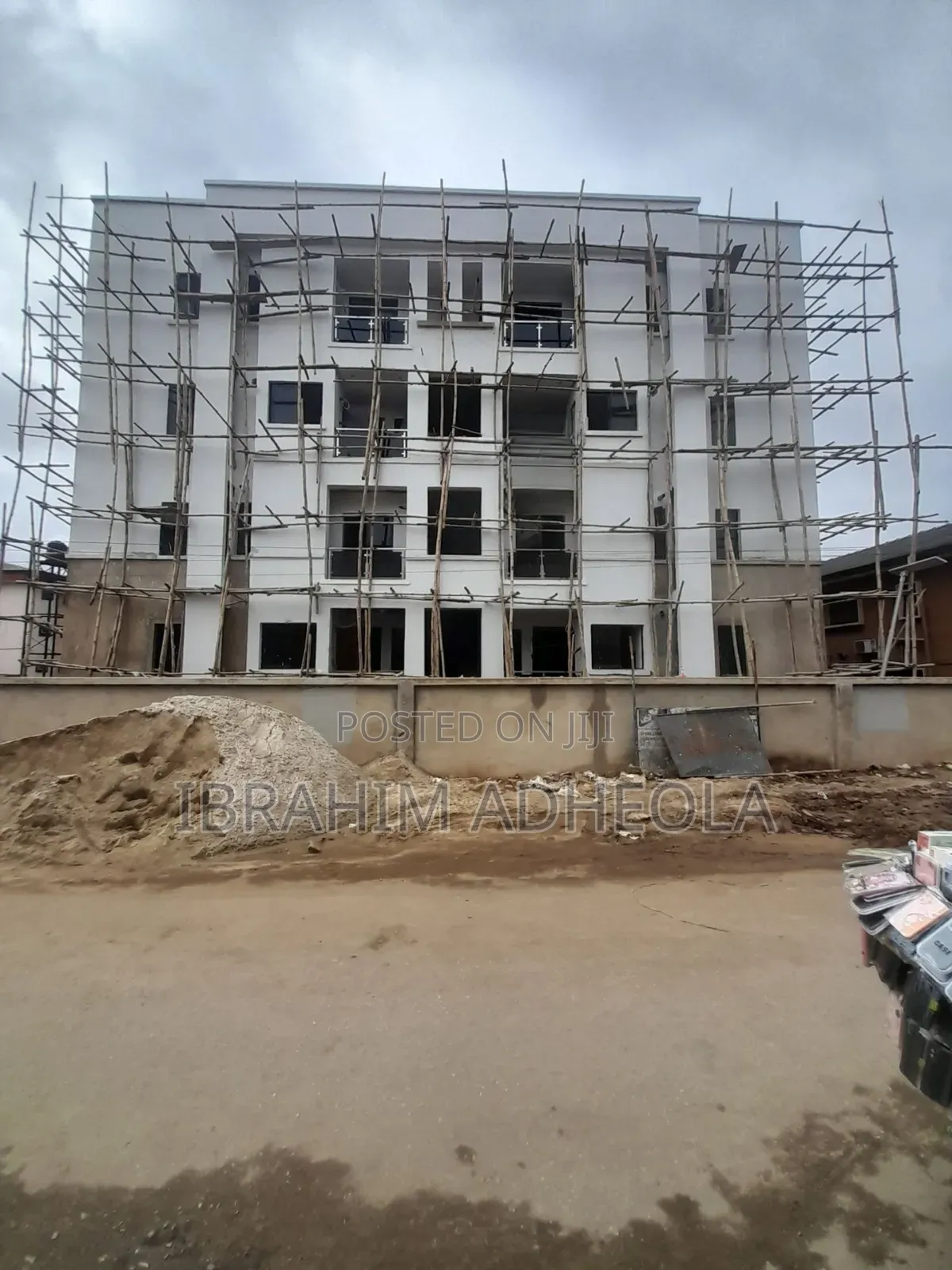 4bdrm Maisonette in Yaba, Onike for sale in Onike