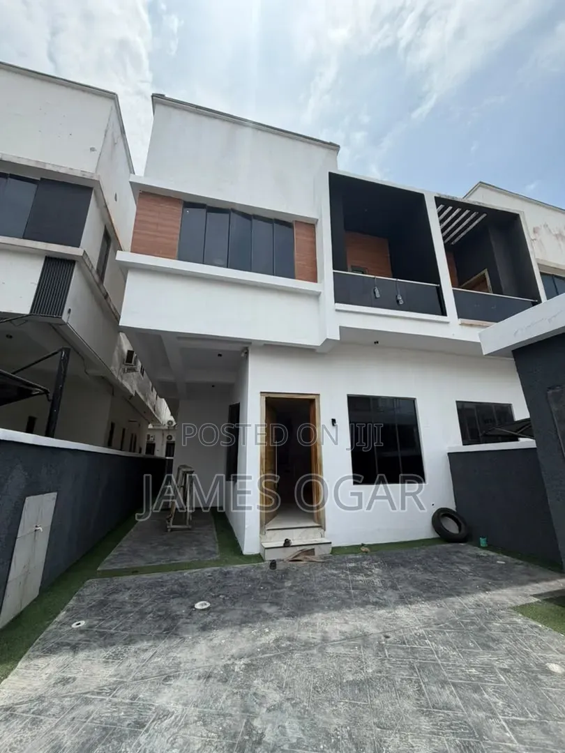 4bdrm Duplex in Ikota Gra for rent in Ikota