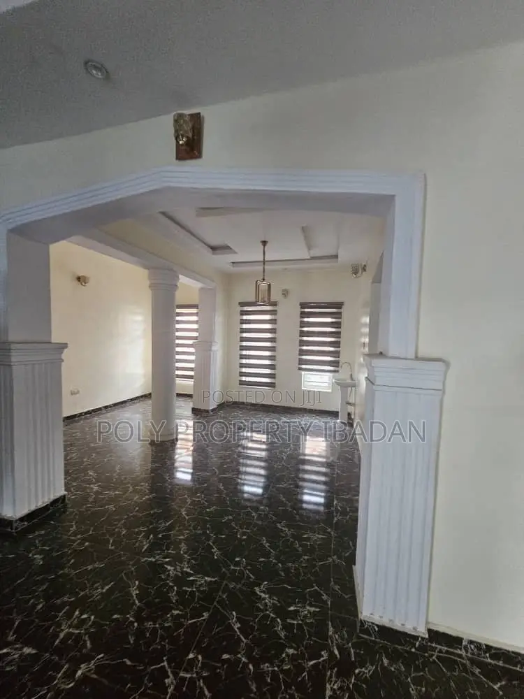 2bdrm Apartment in Oluyole Estate, Ibadan for rent in Ibadan