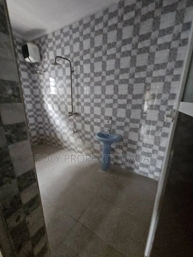 2bdrm Apartment in Oluyole Estate, Ibadan for rent in Ibadan