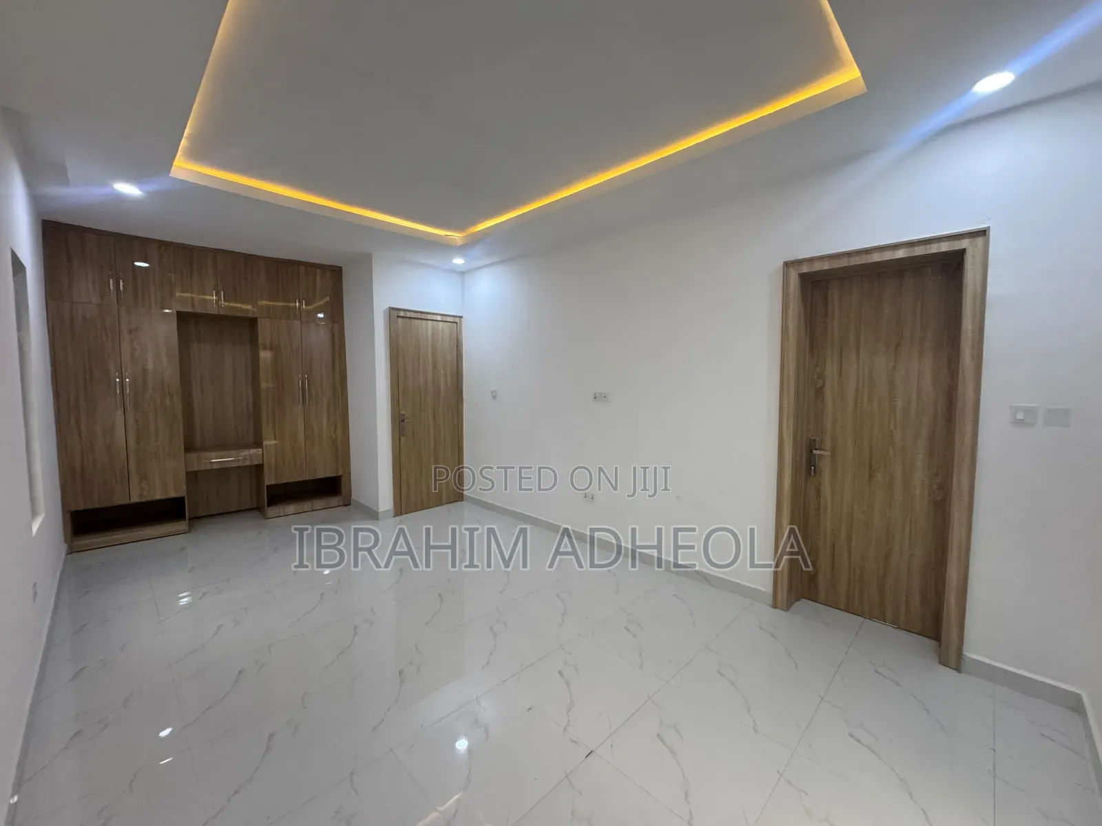 5bdrm Duplex in Adeniyi Jones for sale in Adeniyi Jones