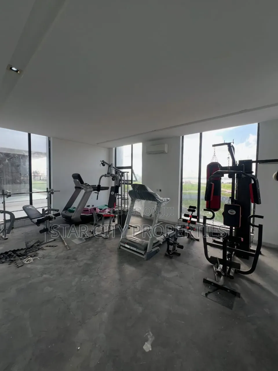 5bdrm Duplex in Osapa London for sale in Osapa london