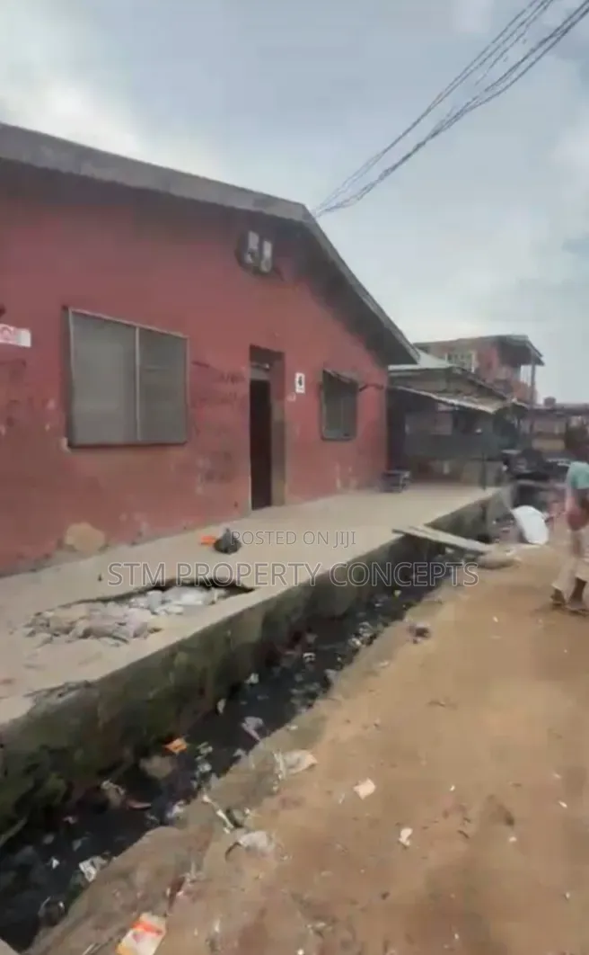 Half Plot of Land for Sale Off Ogo Oluwa Bariga in Bariga / Shomolu