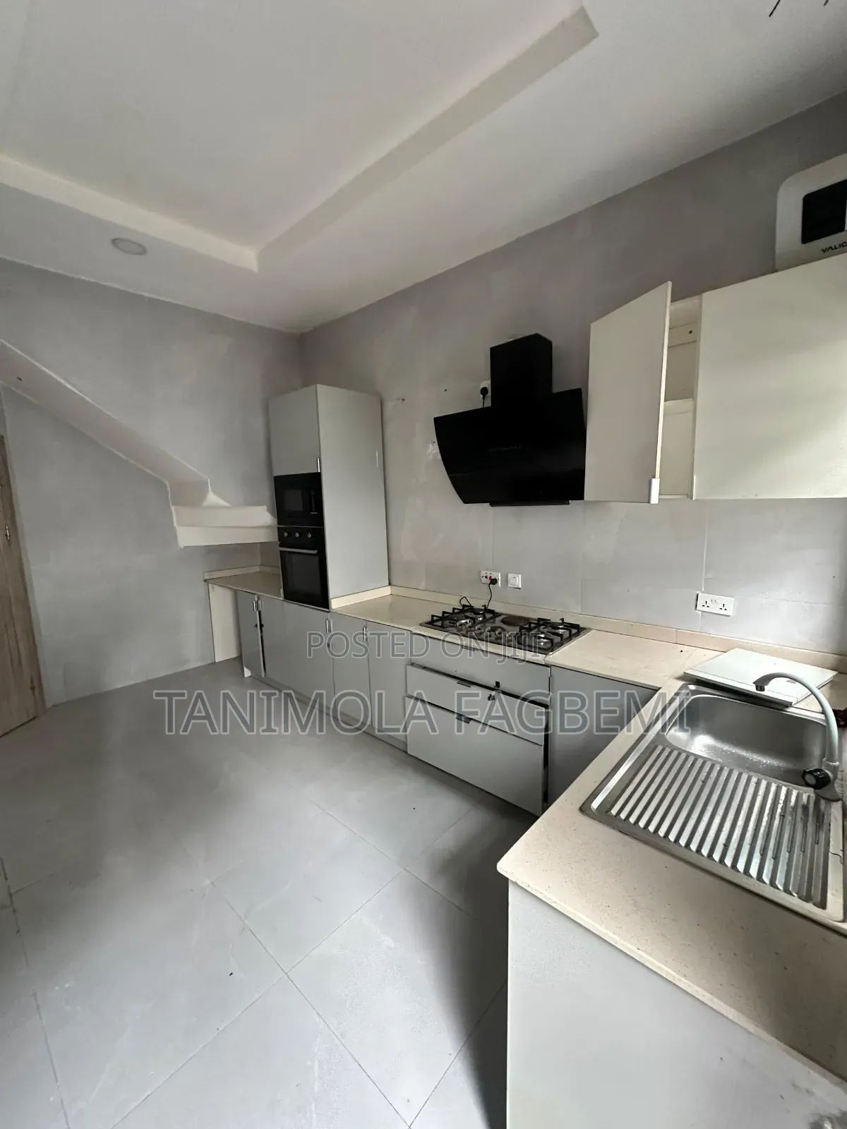 1bdrm Apartment in Royal Pine Estate, Chevron for rent in Chevron