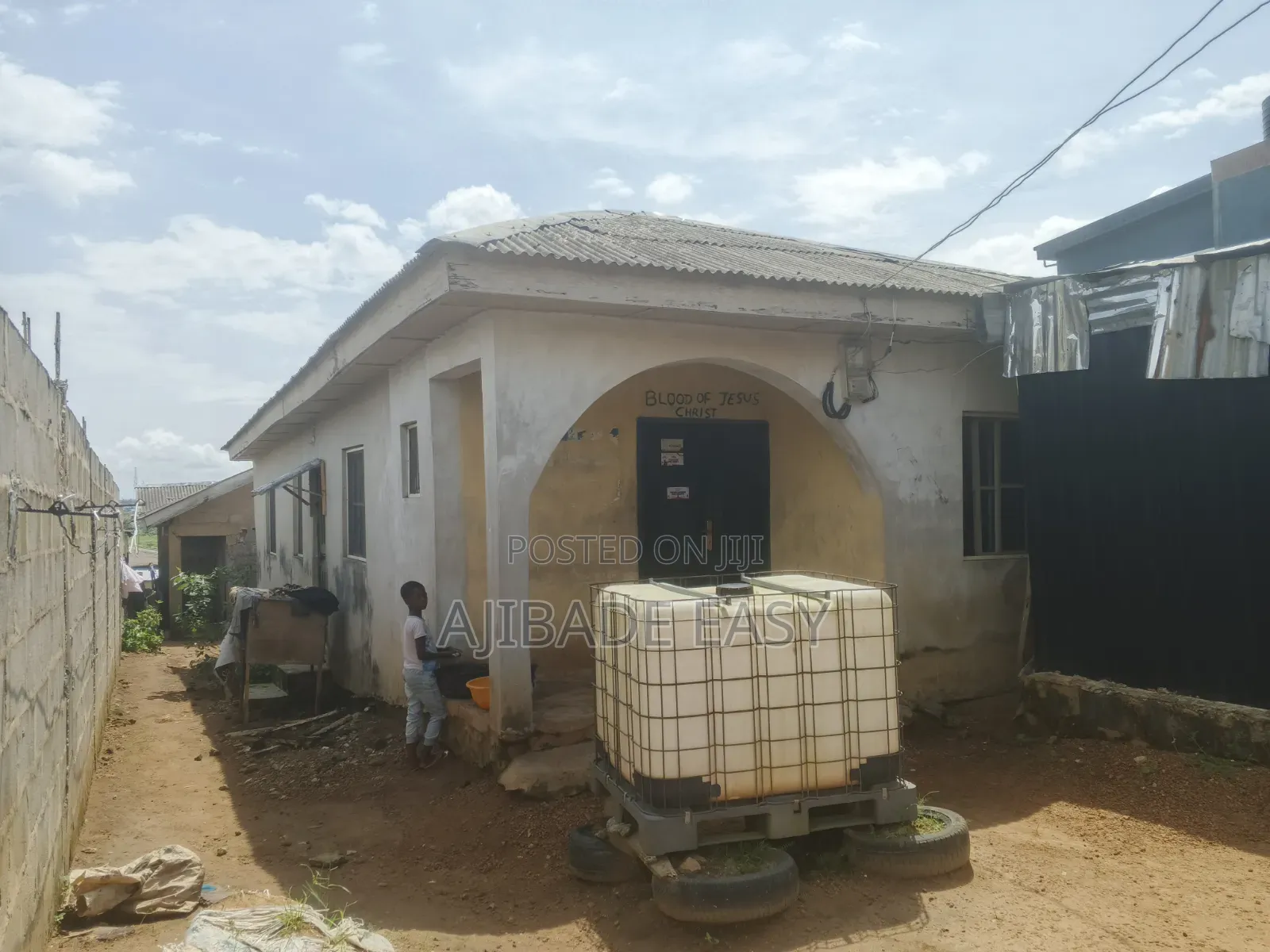 4bdrm Bungalow in Ayobo for sale in Ayobo