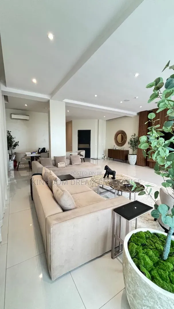 Furnished 3bdrm Apartment in Mojisola Onikoyi for sale in Old Ikoyi