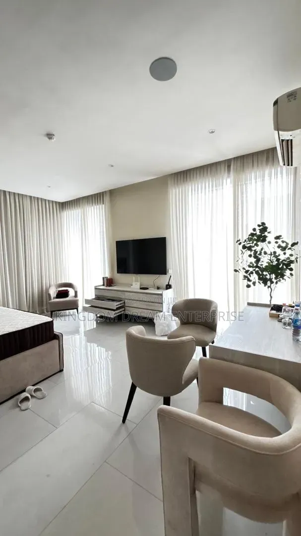 Furnished 3bdrm Apartment in Mojisola Onikoyi for sale in Old Ikoyi