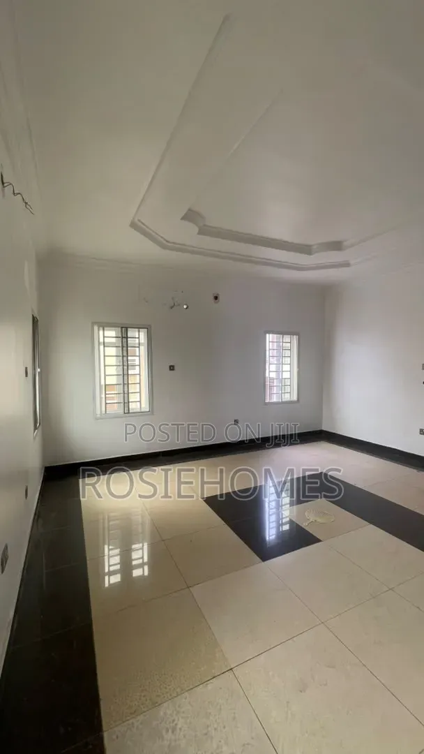 5bdrm Duplex in Western Estate, Lekki Phase 1 for rent in Lekki Phase 1
