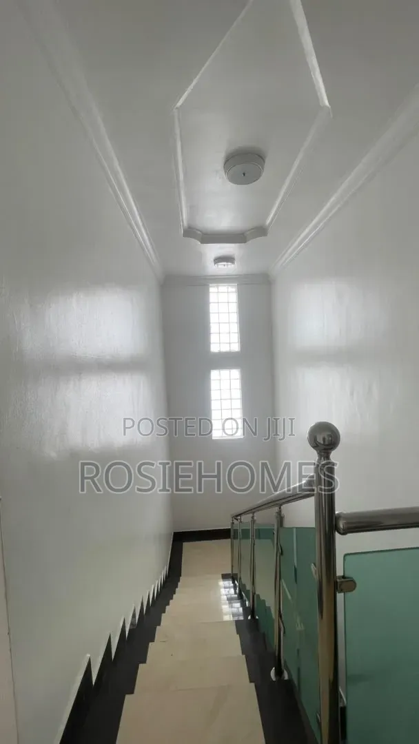5bdrm Duplex in Western Estate, Lekki Phase 1 for rent in Lekki Phase 1