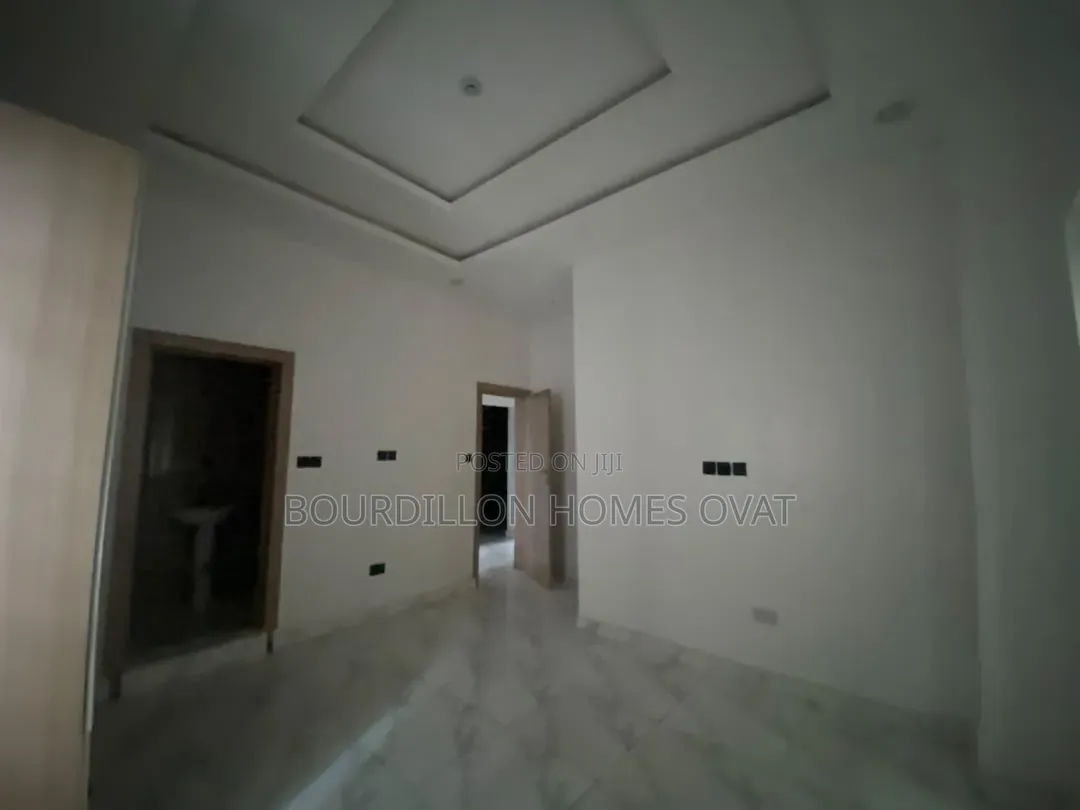 2bdrm Apartment in Chevron Lekki Lagos for sale in Chevron