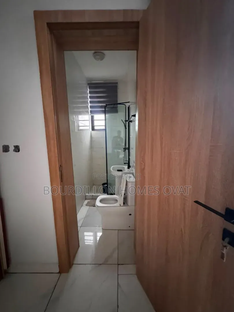 2bdrm Apartment in Chevron Lekki Lagos for sale in Chevron