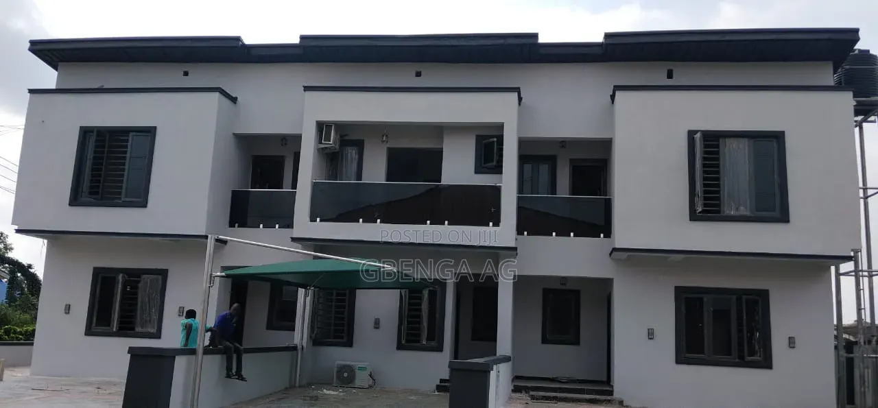 4bdrm Duplex in William Shobowale, Alagbado for sale in Alagbado