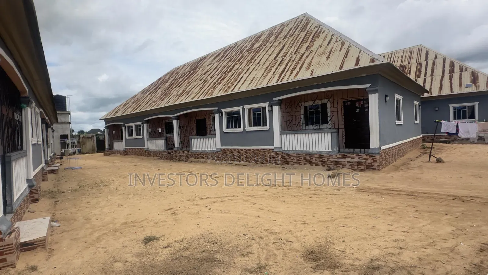 1bdrm Block of Flats in Oshimili North for sale in Oshimili North