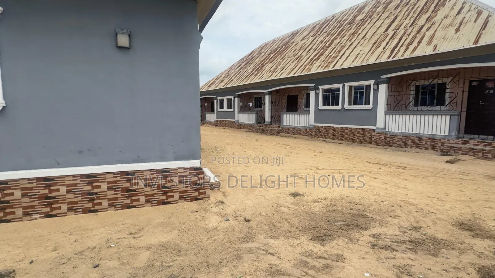 1bdrm Block of Flats in Oshimili North for sale in Oshimili North