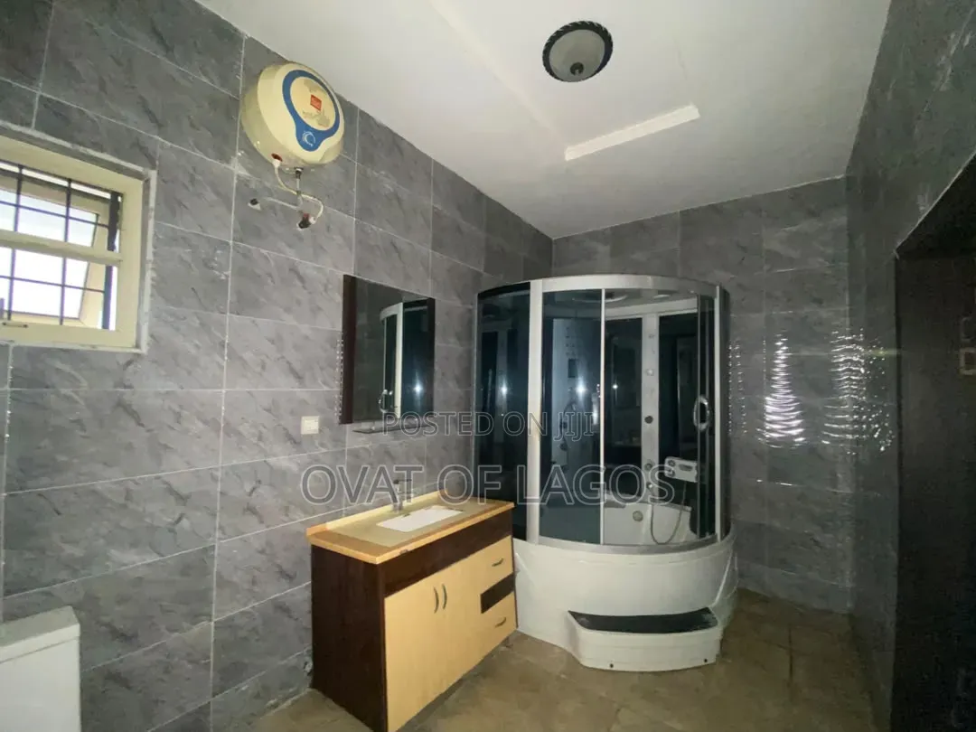 4bdrm Duplex in Chevron for rent in Chevron