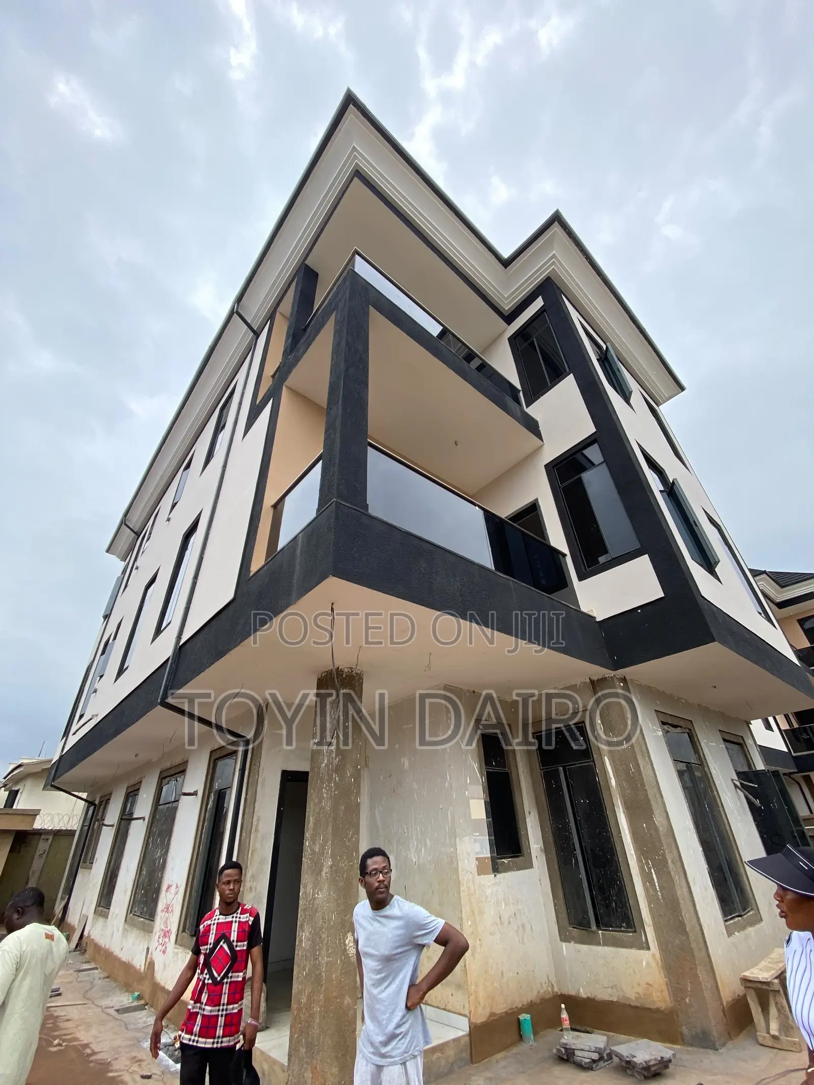 6bdrm Duplex in Magodo Phase 2 Gra for sale in GRA Phase 2 Shangisha