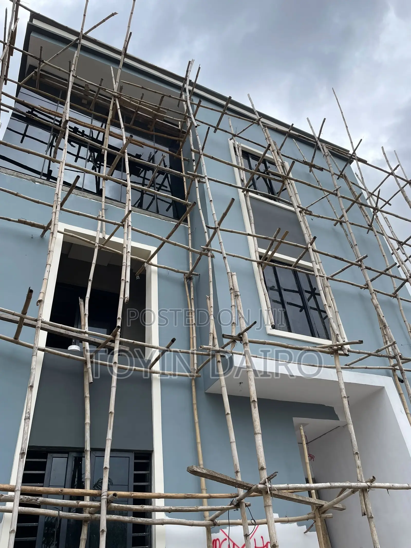 5bdrm Duplex in Akora Estate, Adeniyi Jones for sale in Adeniyi Jones