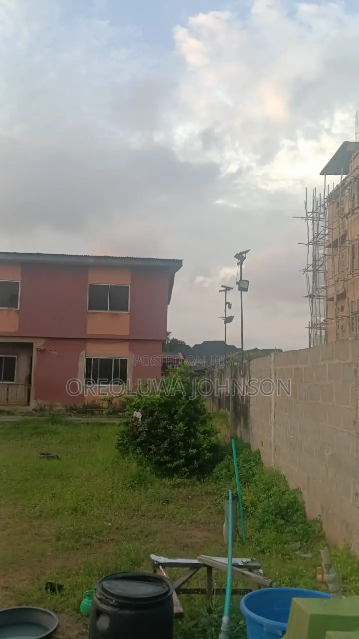 3bdrm Block of Flats in Egbe/Idimu for sale in Egbe/Idimu