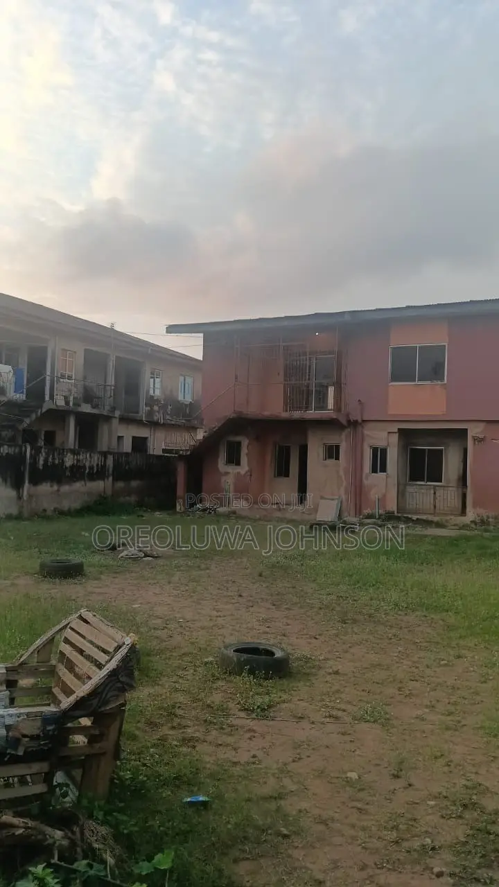 3bdrm Block of Flats in Egbe/Idimu for sale in Egbe/Idimu